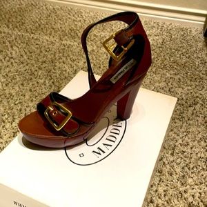 Never worn Steve Madden platform sandals with box